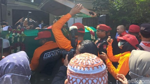 Berpulangnya Ayahanda Wali Kota Eri Cahyadi, PDI-P Surabaya Turut Berduka