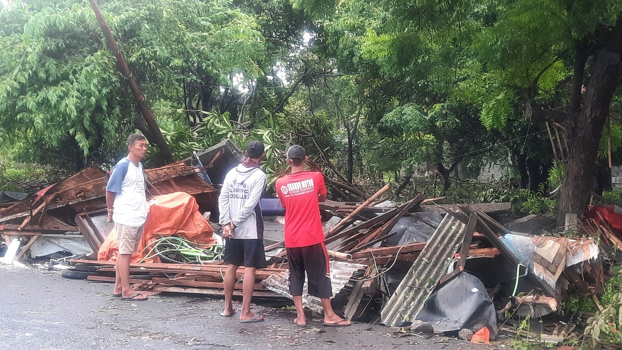 Tertimpa Tembok, Tukang Tambal Ban di Situbondo Hembuskan Napas Terakhir