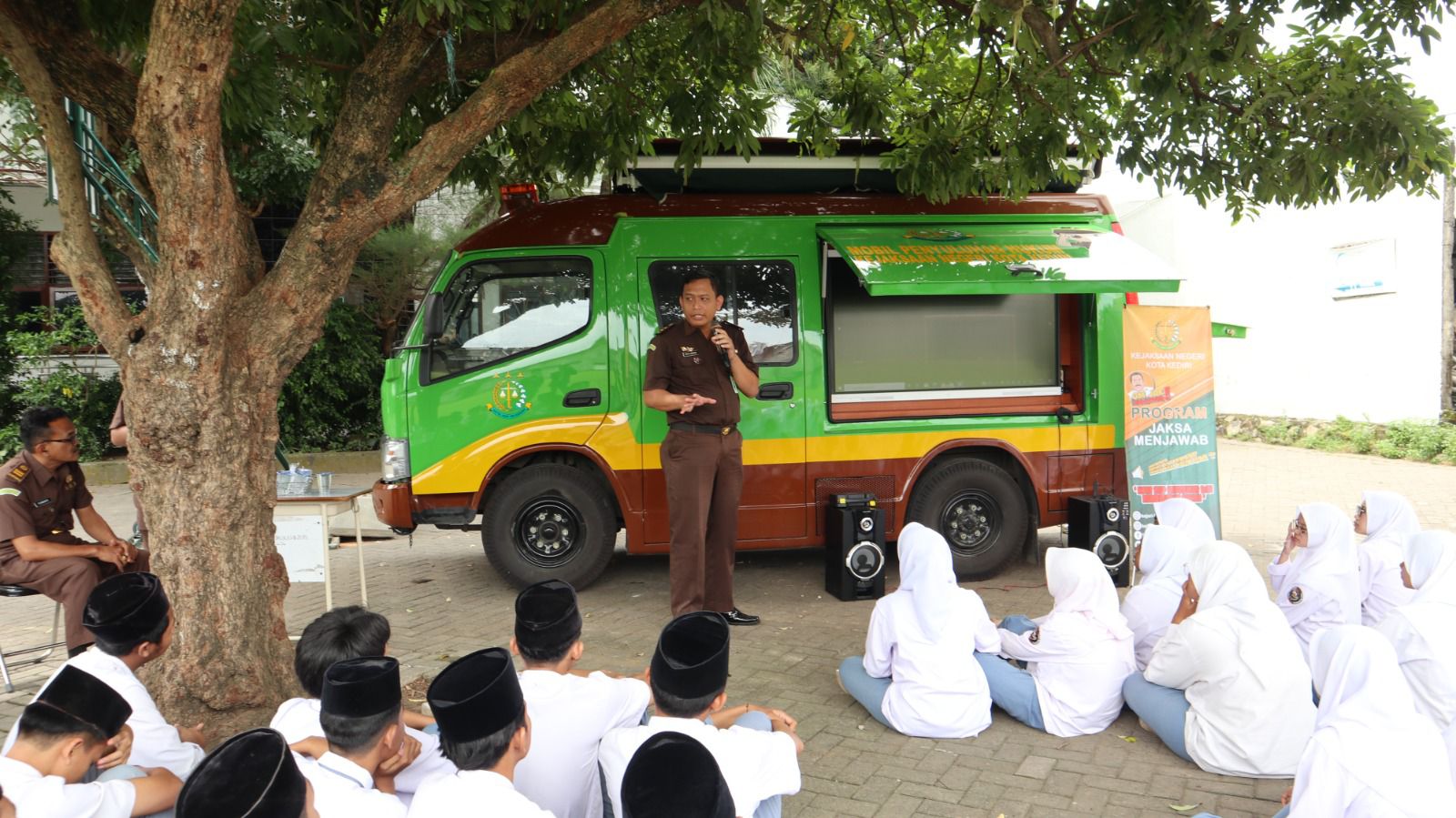 Kenali Hukum dan Jauhi Hukuman, Kejari Kota Kediri Edukasi Ratusan Pelajar