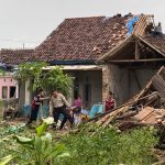 Puting Beliung di Jember, Puluhan Rumah Rusak dan Tiga Orang Luka-luka