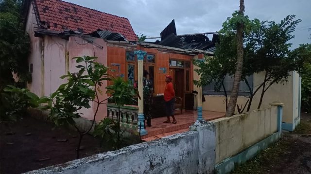 Hujan Deras Disertai Angin Kencang di Situbondo, Belasan Rumah Rusak