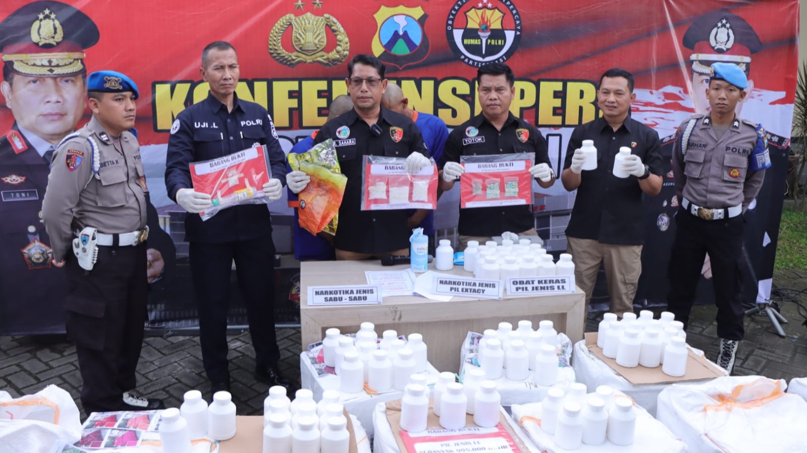 Barang Bukti Hampir 1 Juta Butir Pil Doble L Berhasil Diamankan Polres Kediri