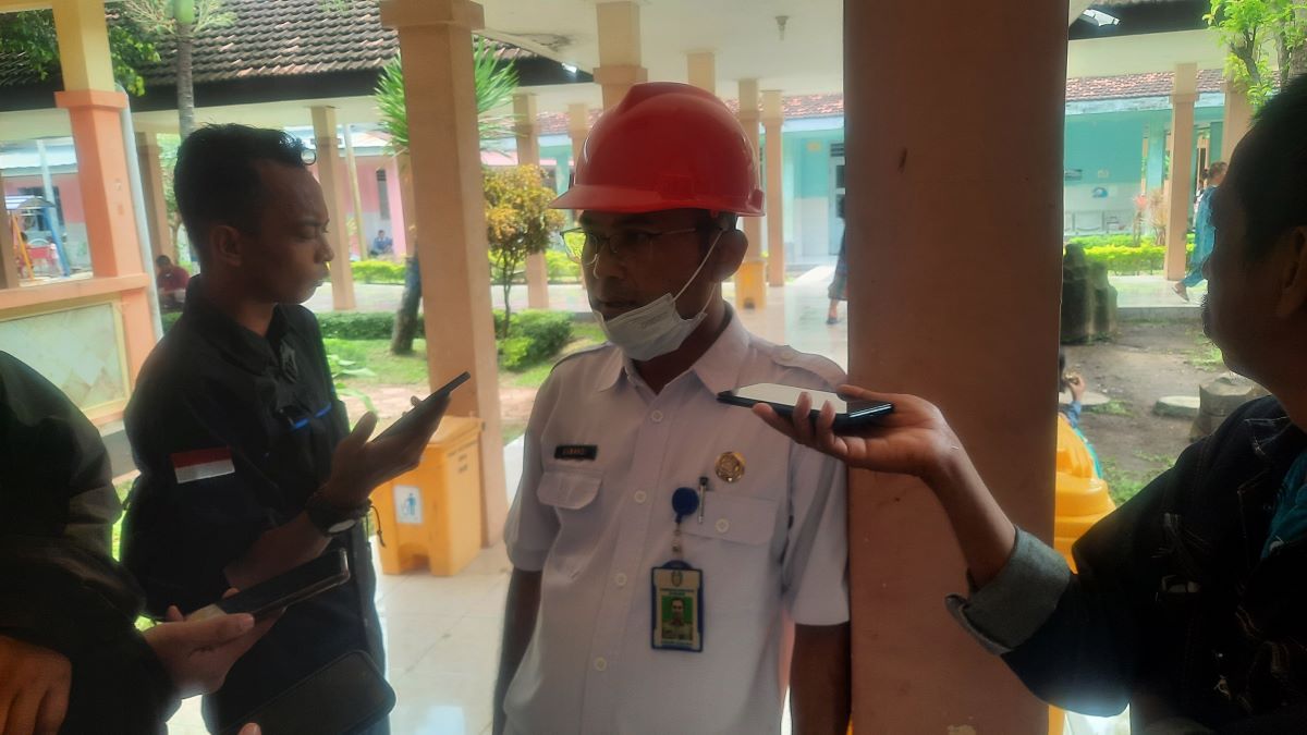 Hujan Deras Juga Berdapak Ruang Rawat Inap RSU Situbondo Tergenang Air