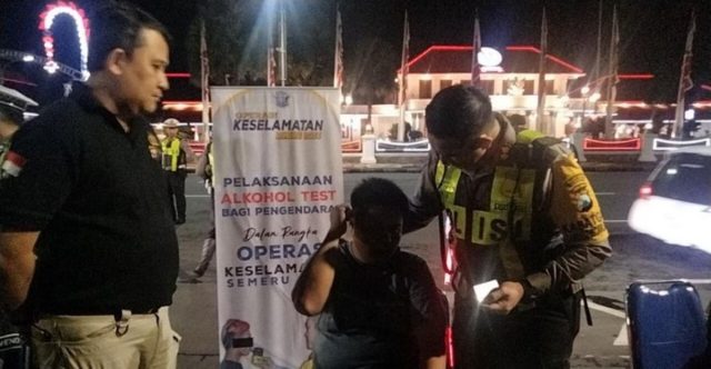Satlantas Polrestabes Surabaya Jaring Belasan Pengendara Mabuk