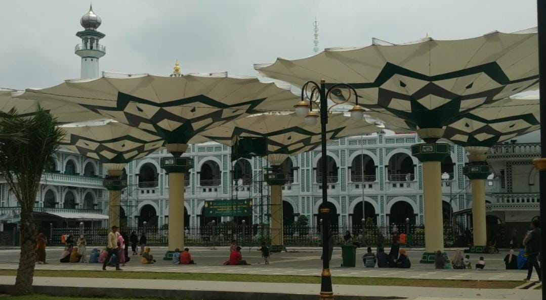 Ngabuburit di Payung Madinah Kota Pasuruan, Serasa di Masjid Nabawi