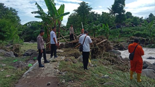 Dua Jembatan dan Tangkis di Situbondo Rusak Diterjang Banjir