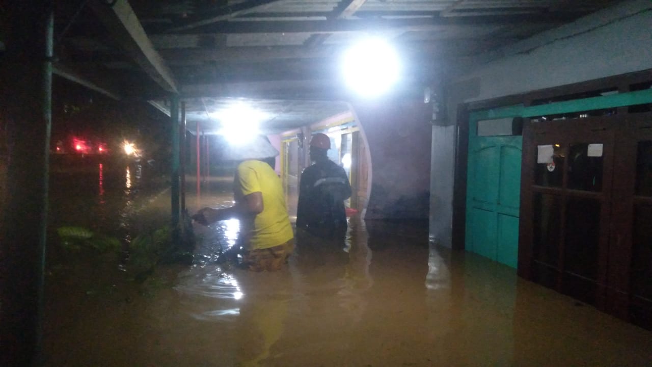 Diguyur Hujan Deras, Ratusan Rumah di Situbondo Terendam Banjir