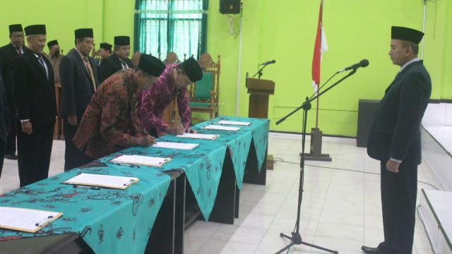 Lantik 14 Pejabat, Ini Pesan Kepala Kemenag Kediri