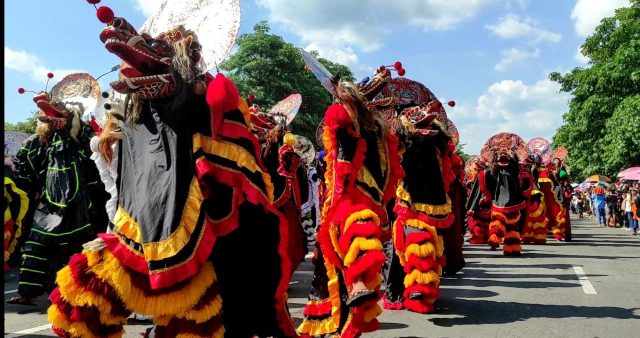 Ribuan Pembarong Nusantara Ikuti Parade 1000 Barong di Kediri