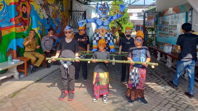 Kenalkan Budaya Indonesia, Ratusan Siswa SD Pawai Kebudayaan dan Ogoh-Ogoh