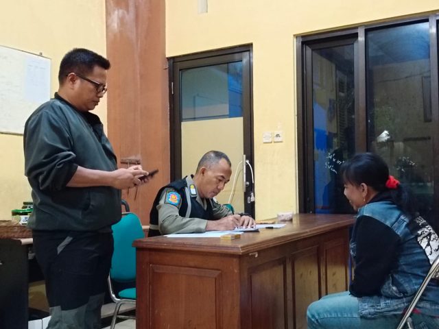 Seorang Mucikari dan Tiga PSK, Terjaring Razia di Situbondo