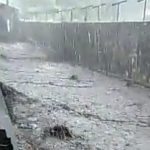 Diguyur Hujan Deras, Jalanan Tretes Pasuruan Jadi Sungai Dadakan
