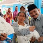 Selama Bulan Ramadlan, Bupati dan Wabup Situbondo Bagikan Paket Sembako