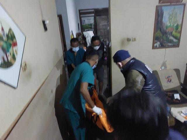 Jenazah Pasutri Lansia di Jember, Ditemukan Membusuk Dalam Rumah