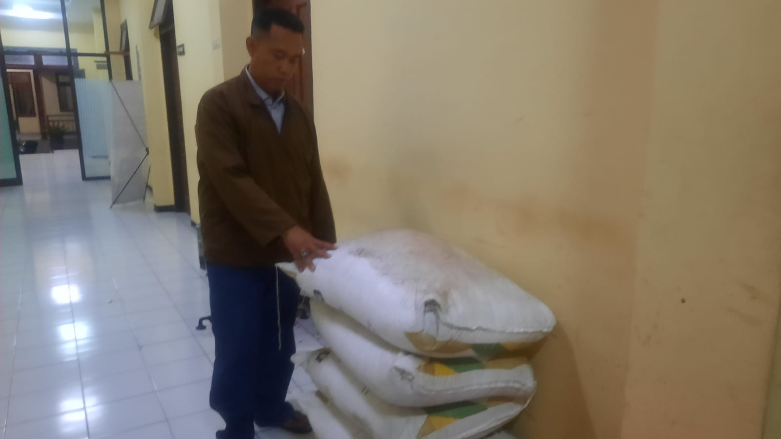 Tiga Pelaku Pencurian Gula di PG Panji Situbondo Tertangkap, Satu Kabur