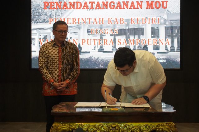 Kerjasama dengan Putera Sampoerna Foundation, Mas Dhito Dirikan Boarding School di Pare