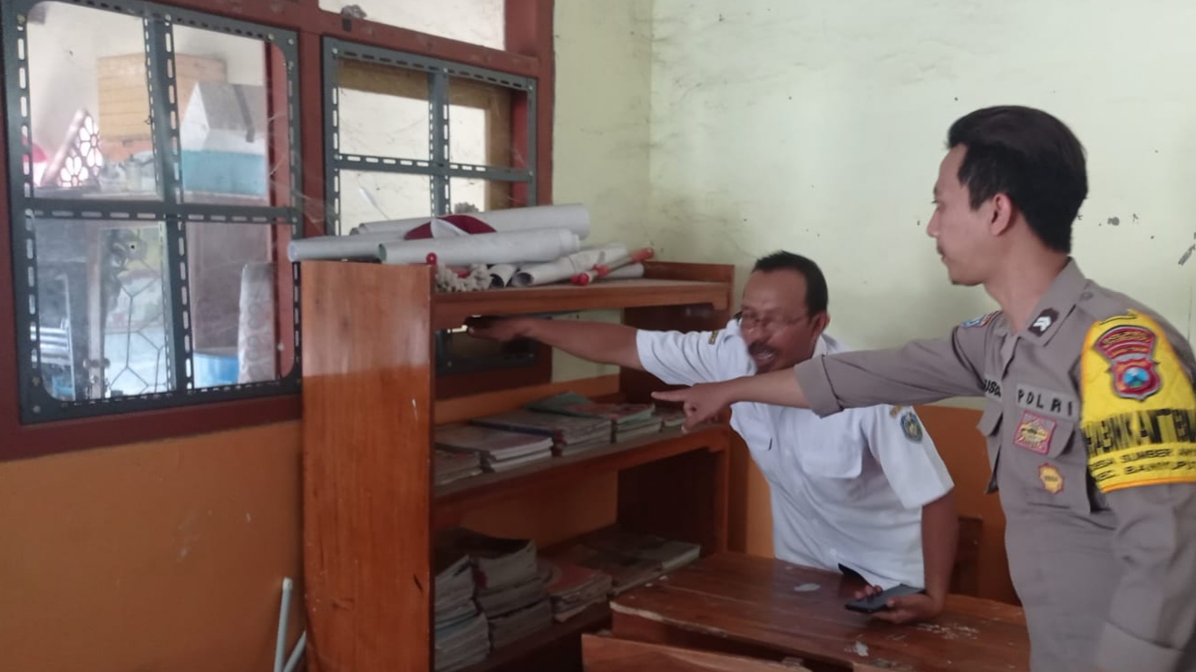 Demi Kebutuhan Keluarga, Penjaga SD di Situbondo Curi Ribuan Buku