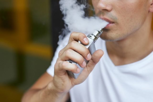 Efek Samping Paparan Rokok Elektrik pada Perokok Pasif