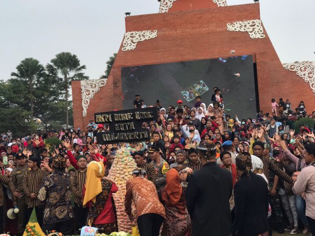 Joget Barengan Farel Prayoga, Ribuan Warga Tumplek Blek di Pesta Rakyat Hari Jadi Kota Mojokerto ke-105
