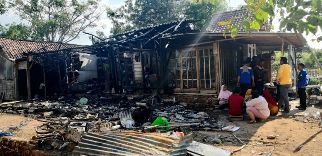 Lupa Matikan Kompor, Rumah Warga Situbondo Ludes Terbakar 