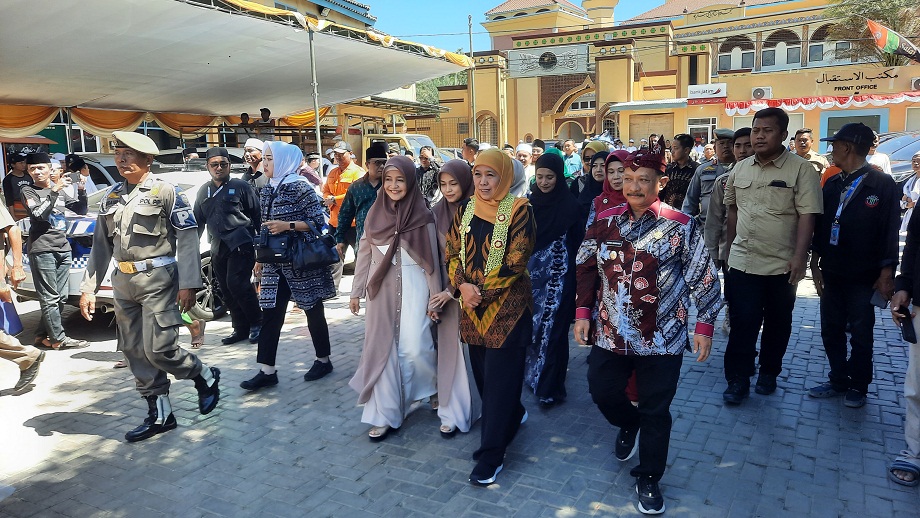Kedatangan Ratusan Jamaah Haji Situbondo Diwarnai Isak Tangis 