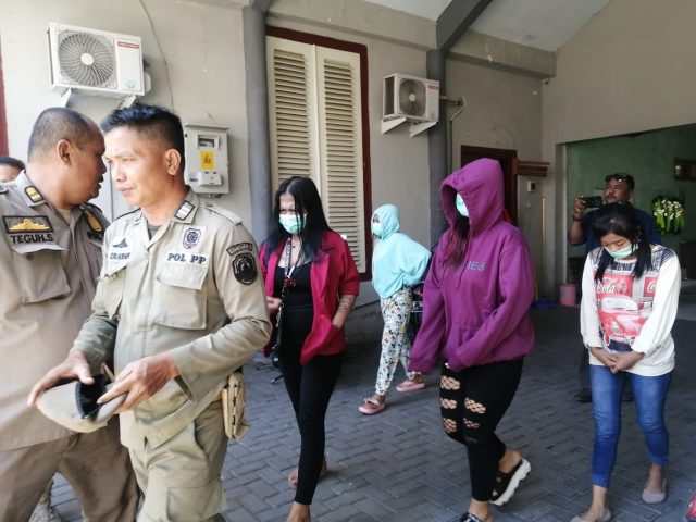 Mangkal di Eks Lokalisasi Situbondo,  Empat PSK Terjaring Razia Satpol PP