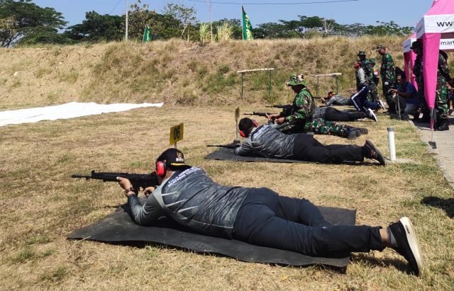 HUT Ke-78 TNI, Kodim 0812 Lamongan Gelar Lomba Menembakkan di Kalangan Forkopimda