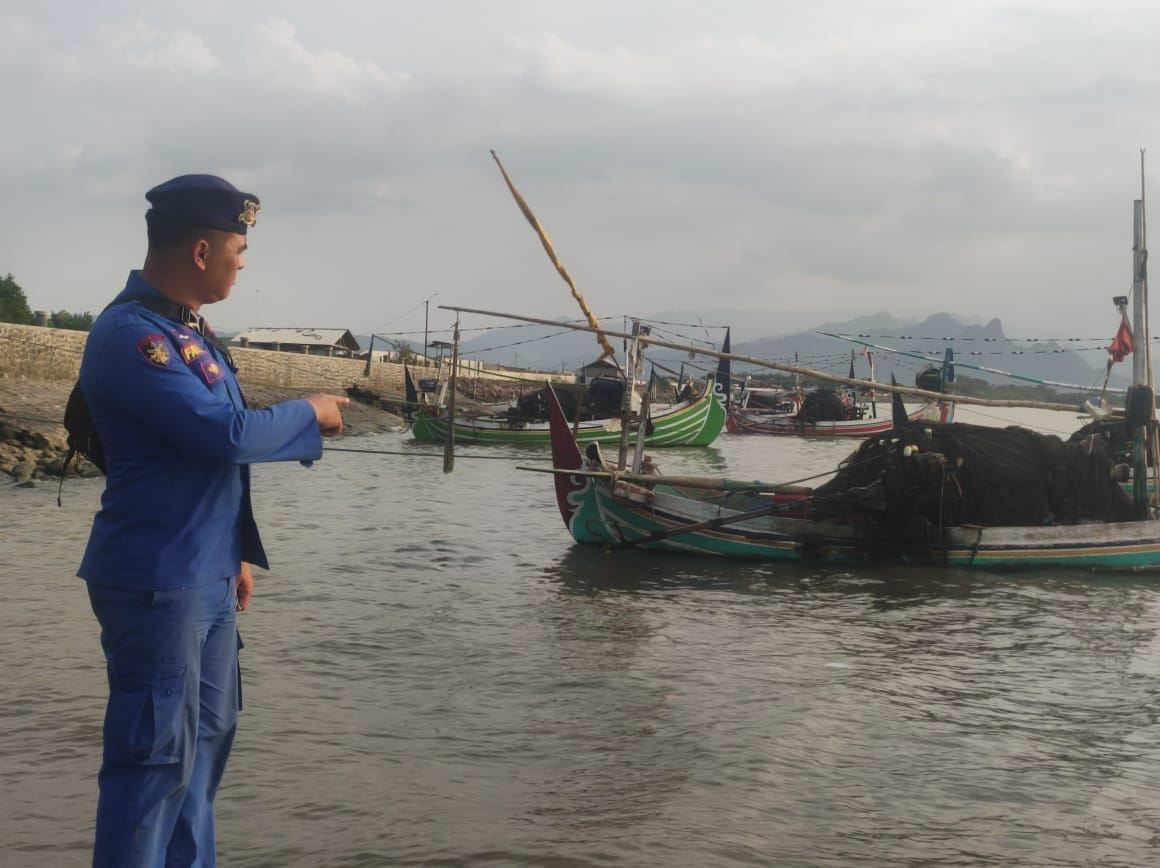 Satpolairud Situbondo Amankan Lima Nahkoda Perahu Gardan, Langgar Zona Penangkapan Ikan