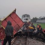 Ditabrak Kereta, Truk di Kediri Terbelah Menjadi Dua