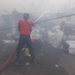 Tiga Hari Sampah di TPA Situbondo Terbakar, Proses Pemadaman Masih Berlangsung 