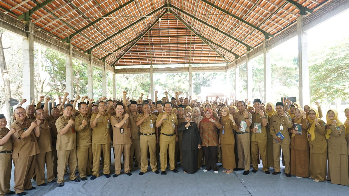 Kunjungan Kerja Bupati Mundjidah Sekaligus Pamit ke Jajaran Dikbud Jombang