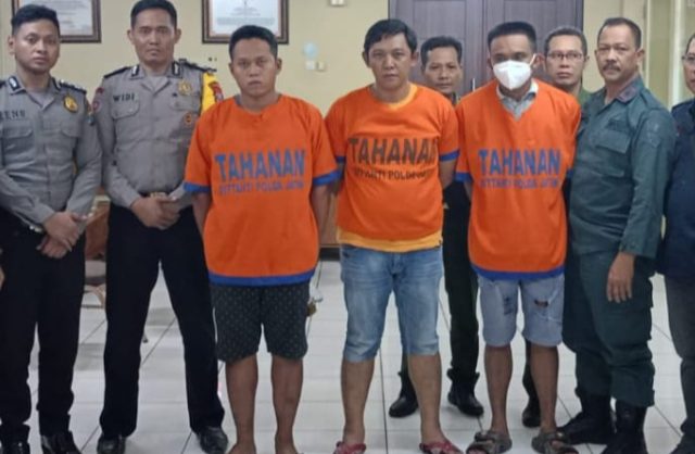 Jadi Terdakwa Kasus Illegal Logging, Mantan Kades Kayumas Situbondo Dituntut 3,5 Tahun 