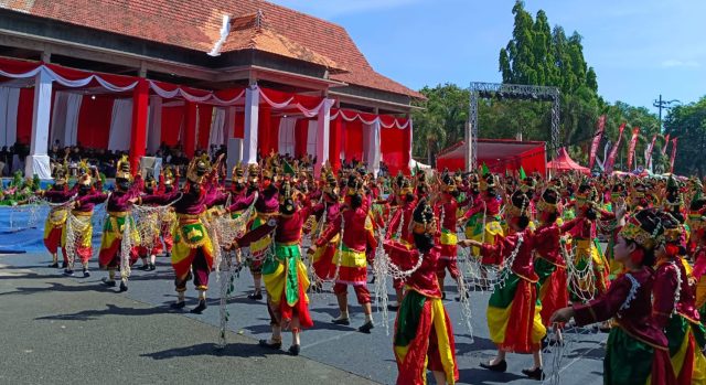 Ribuan Penari dari Sejumlah Daerah di Indonesia, Meriahkan Situbondo Ethnic Festival