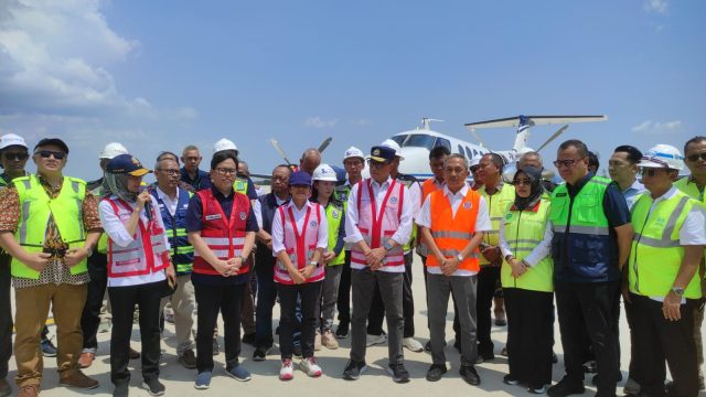 Menhub Tinjau Kalibrasi Bandara Dhoho Kediri, Pastikan Tahun Depan Akan Beroperasi