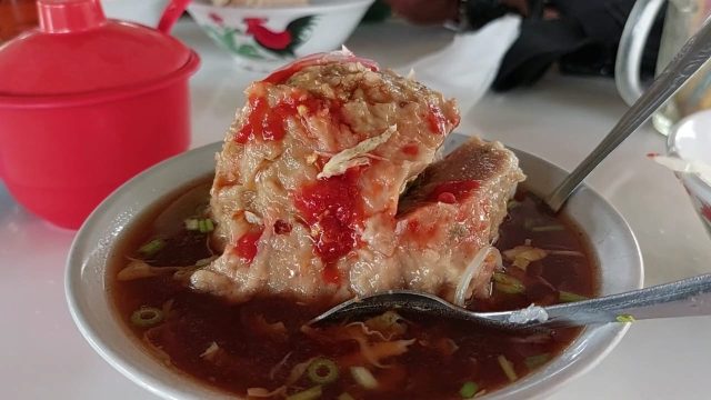 Jadi Inspirasi Nama, Pemilik Warung di Lamongan Ini Ternyata Pernah Tersambar Petir