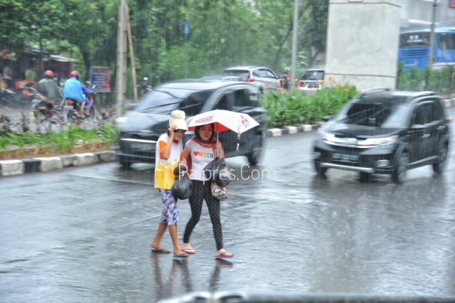 Hujan Ringan Diprediksi Guyur Sejumlah Kota Besar di Indonesia