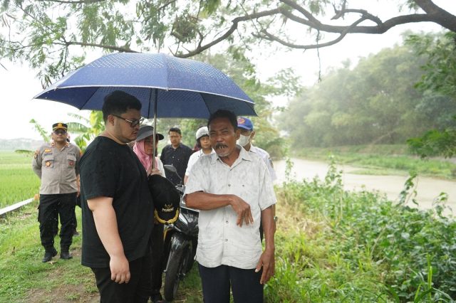 Antisipasi Banjir, Bupati Kediri Cek Aliran Sungai di Kunjang