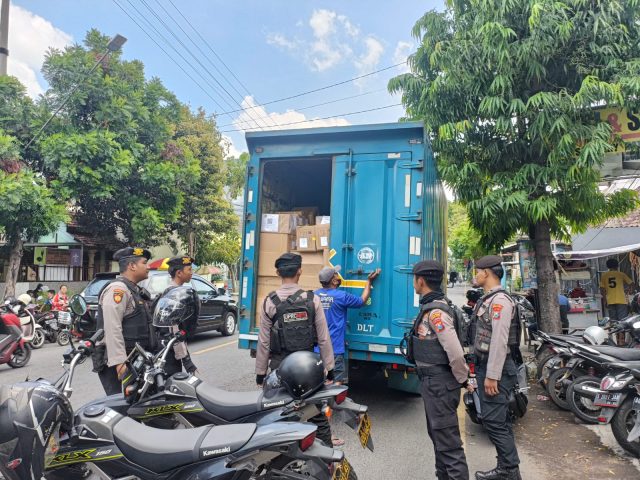 Antisipasi Gangguan, Polres Kediri Kota Patroli Gudang Logistik KPU