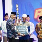 Pj Bupati Nganjuk Serahkan Hadiah untuk Para Pemenang Ramadhan Fest Tahun 2024