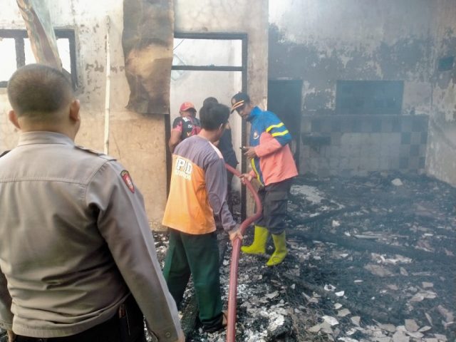 Gegara Lupa Matikan Kipas Angin, Rumah Warga Situbondo Hangus Terbakar 