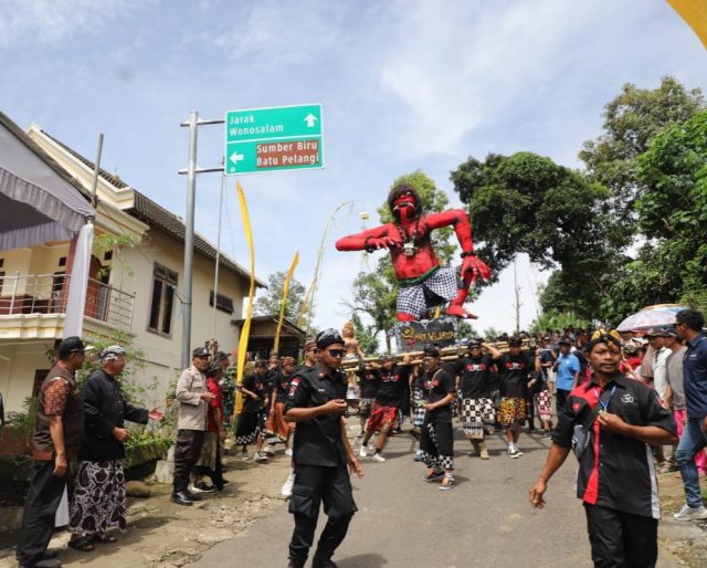 Sambut Hari Raya Nyepi, Pj Bupati Jombang Berangkatkan Tradisi Pawai Ogoh-Ogoh Di Wonosalam