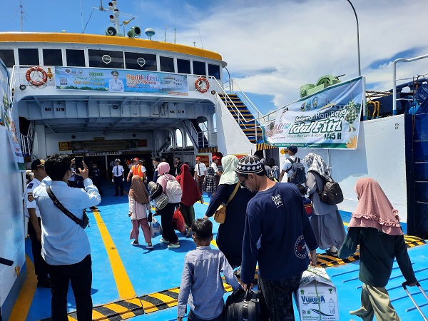 Penumpang Mudik Gratis di Pelabuhan Jangkar Situbondo Mengaku Dipungli  