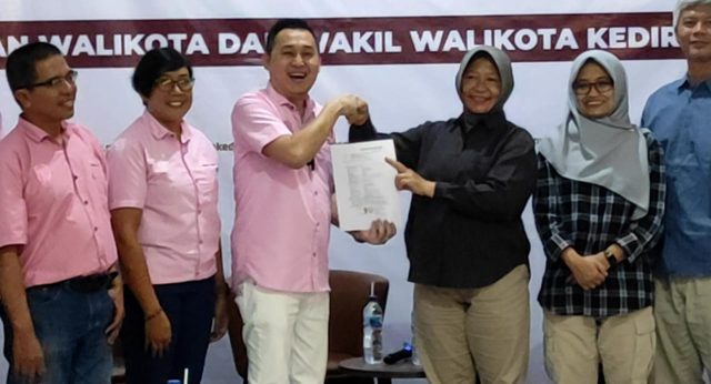 Bakal Calon Walikota Kediri Jalur Independen Mendaftarkan Diri ke KPU