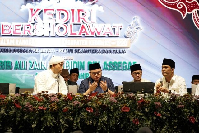 Mas Dhito Salawatan Bareng Zahir Mania, Habib Bidin: Semoga Kabupaten Kediri Semakin Baik