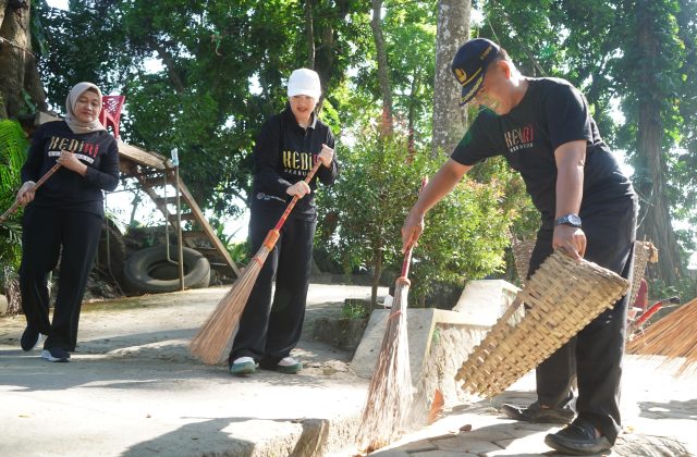 Cegah Demam Berdarah, Mbak Cicha Ajak Kader PKK Lakukan Kerja Bakti Serentak