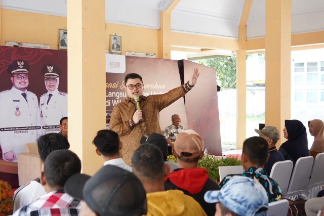 Anak Seorang PKL Dapat Beasiswa hingga Kuliah dari Bupati Kediri, Alasannya Bikin Haru