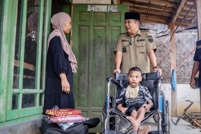 Senyum Bahagia Robith Bertemu Bupati Jember