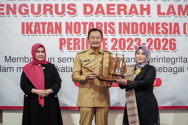 Perkuat Sinergitas, Ikatan Notaris Indonesia Kabupaten Lamongan Dikukuhkan