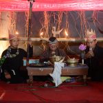 Mengenal Ritual Pencucian Benda Pusaka di Situbondo, Dilakukan Ketua Adat Bersama Ribuan Warga 