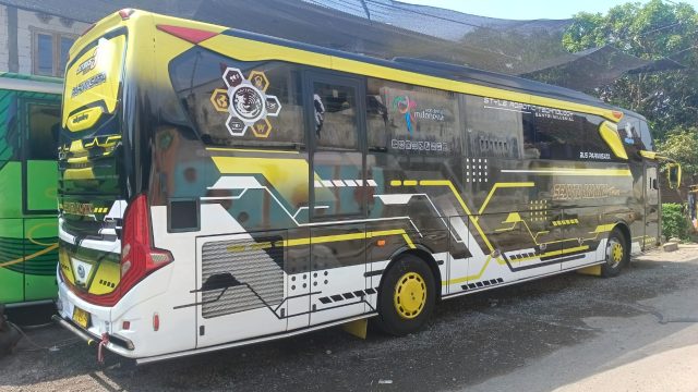 Unik, 2 Bigbus di Bondowoso Ini Terima Sewa Akad Nikah dalam Bus